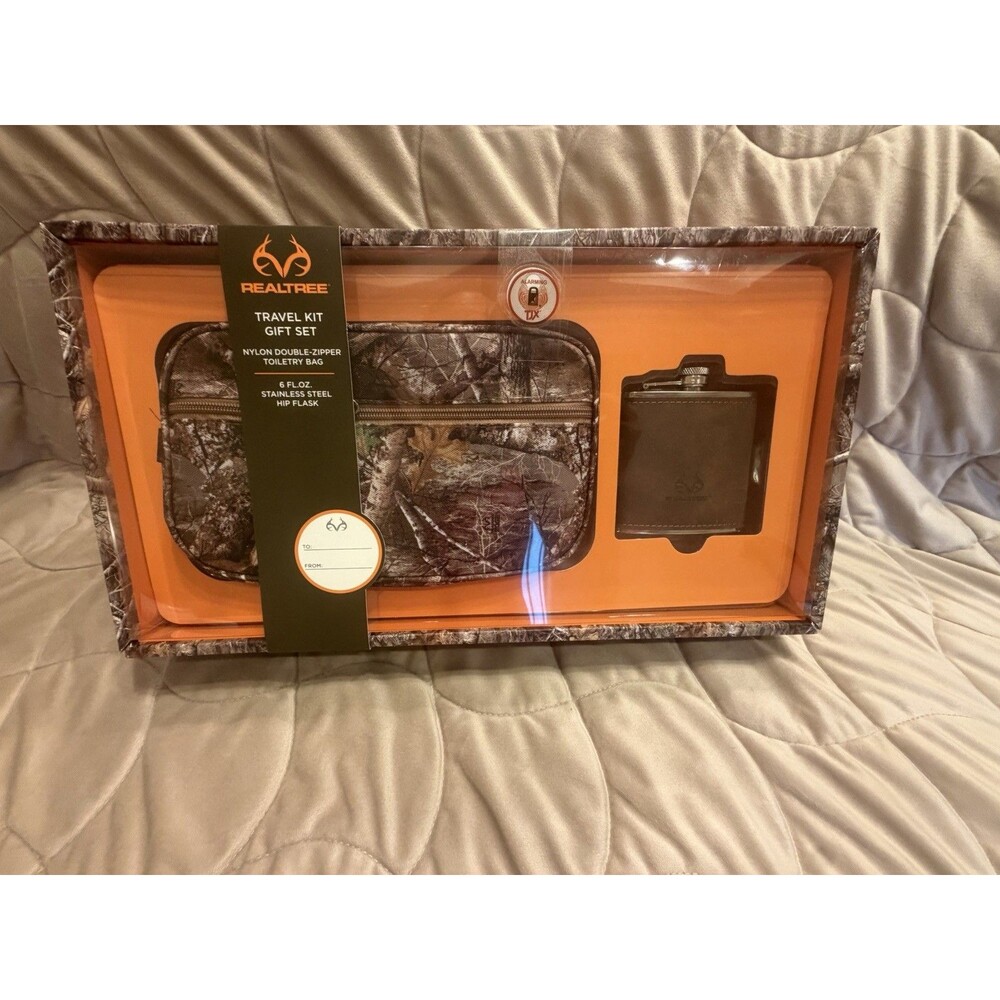 Realtree Travel Kit Gift Set Mens Camo Toiletry Bag and 6oz Stainless Flask